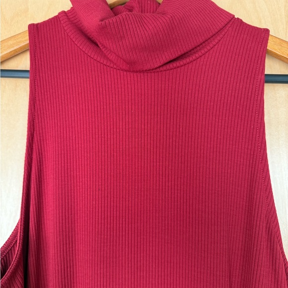 Red Banana Republic midi dress. In great condition, worn once. - Picture 4 of 4